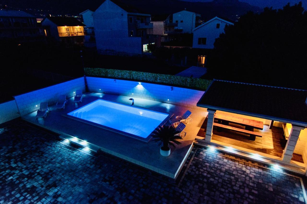 Villa Aurora Kaštela 外观 照片