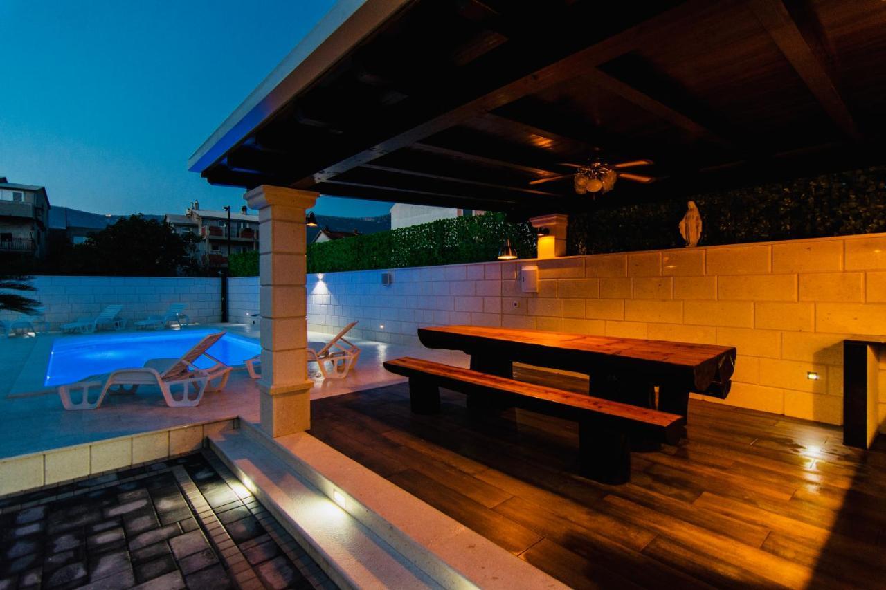 Villa Aurora Kaštela 外观 照片